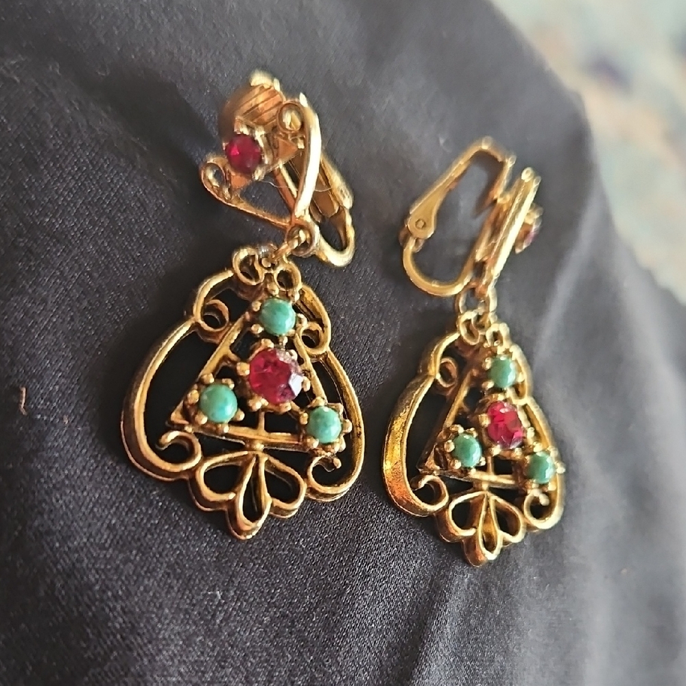 VINTAGE CLIP ONGold Earrings with Red and Turquoise Accents